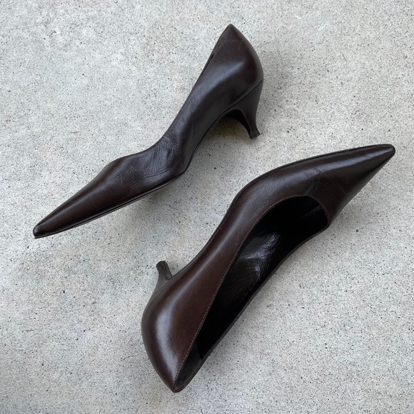 Fendi Dark Brown Leather Kitten Heel Pointed Toe Pumps - Size 35.5 - Picture 1 of 11